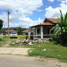 homem dispara contra residência Patos de Minas