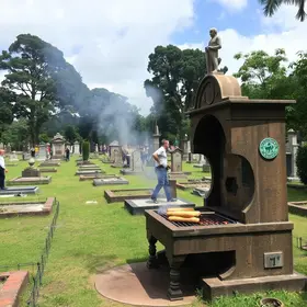 churrasco em cemitério